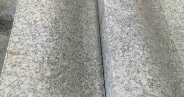 昆明芙蓉白S型拉丝面路沿石