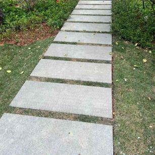 昆明 芝麻黑小区踏步、汀步石铺装效果