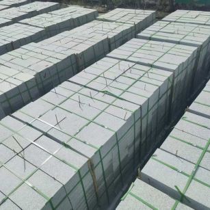 昆明 芝麻白1.8公分火烧300*600地铺，清仓大甩卖