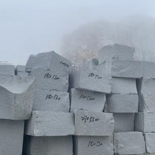 昆明芝麻白花岗石