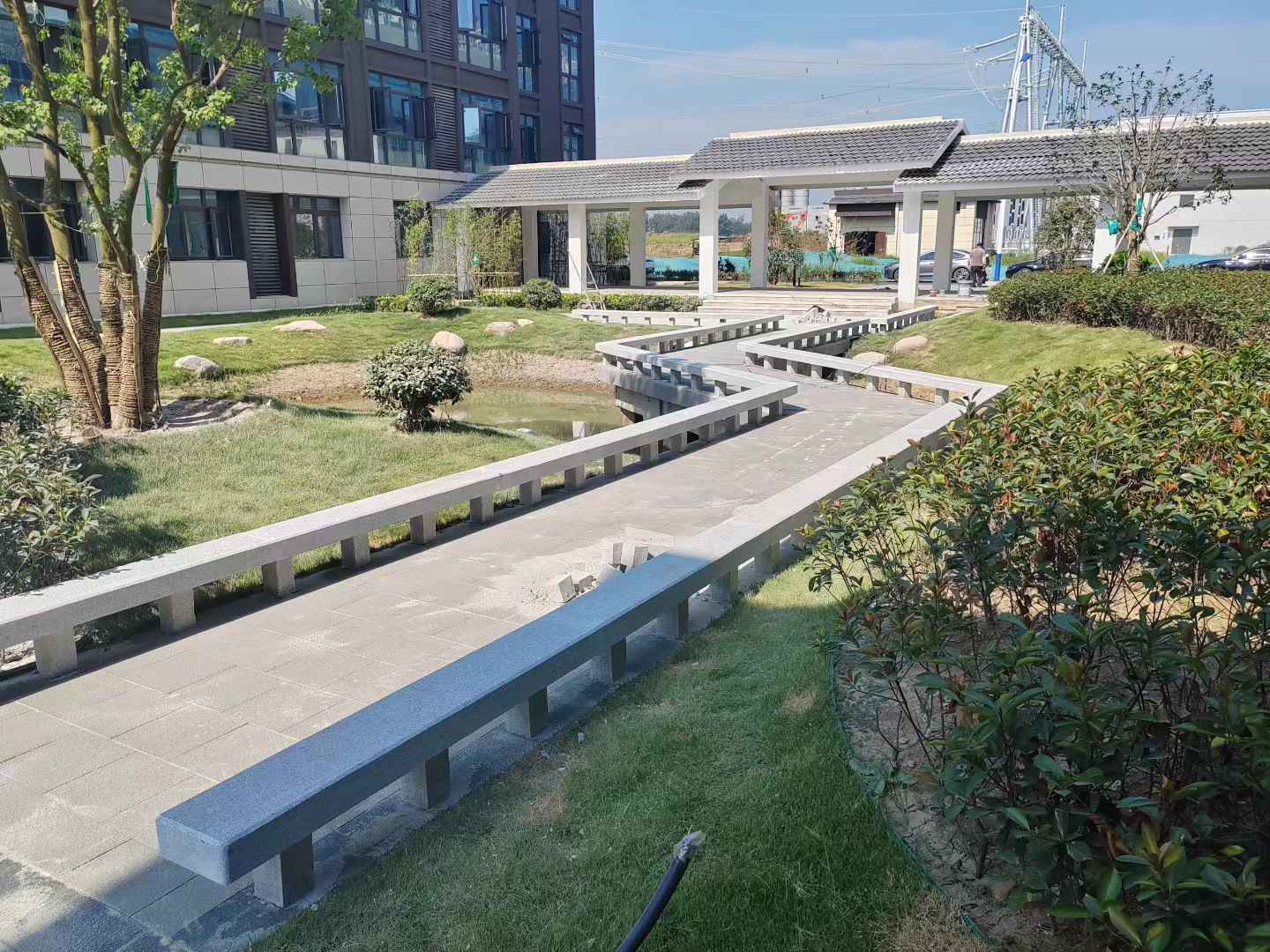 昆明 芝麻灰小区坐凳&栏杆安装效果