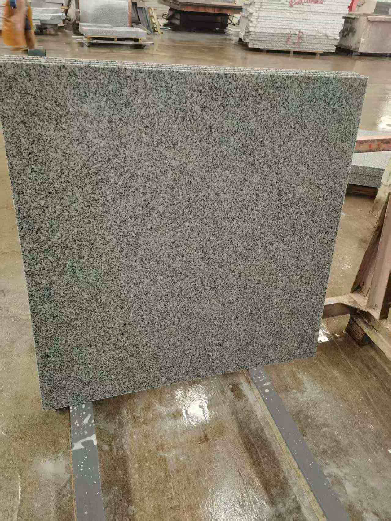 昆明 芝麻白光面900*900，高地铁标准