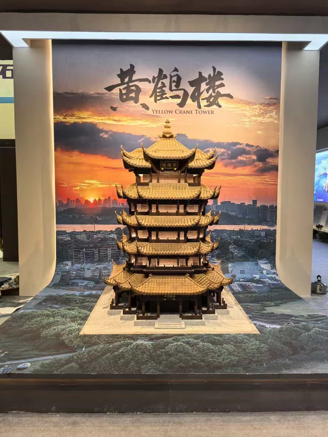 昆明仿古石文创作品-黄鹤楼