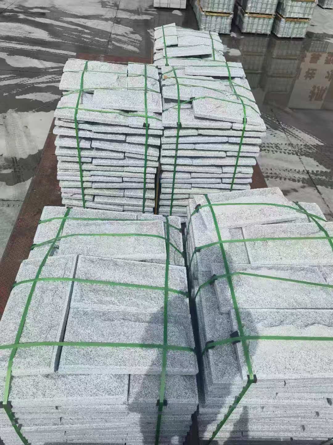 昆明 芝麻白蘑菇石装车出货