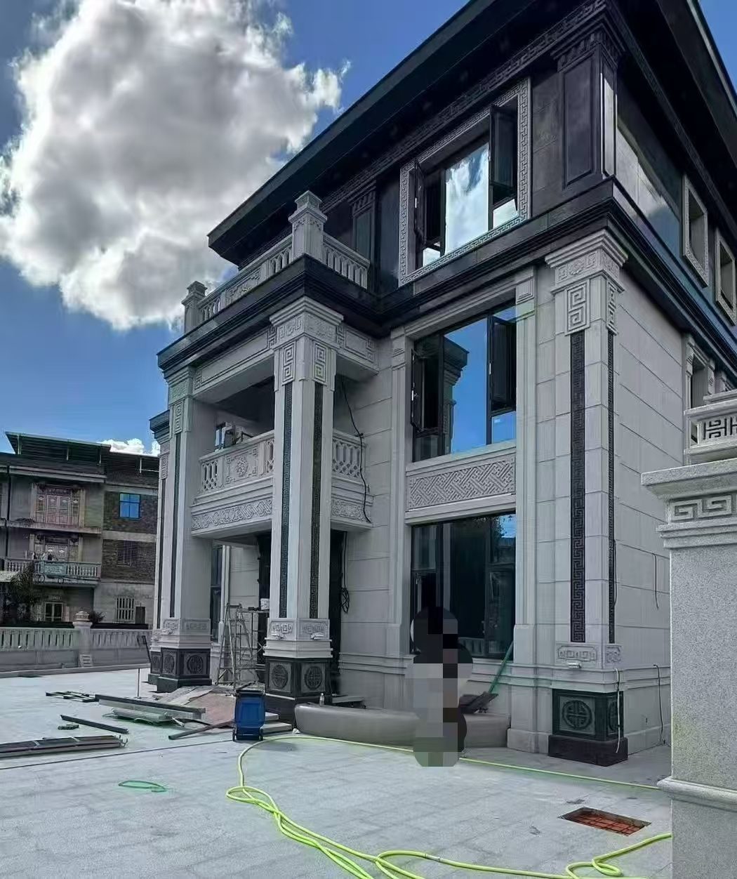 昆明 别墅干挂，芝麻白与芝麻黑完美配合